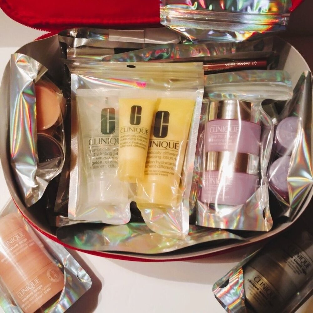 I Love CLINIQUE Skincare and Makeup Bundle ~ 40+ Products ~ BRAND NEW - Picture 3 of 3